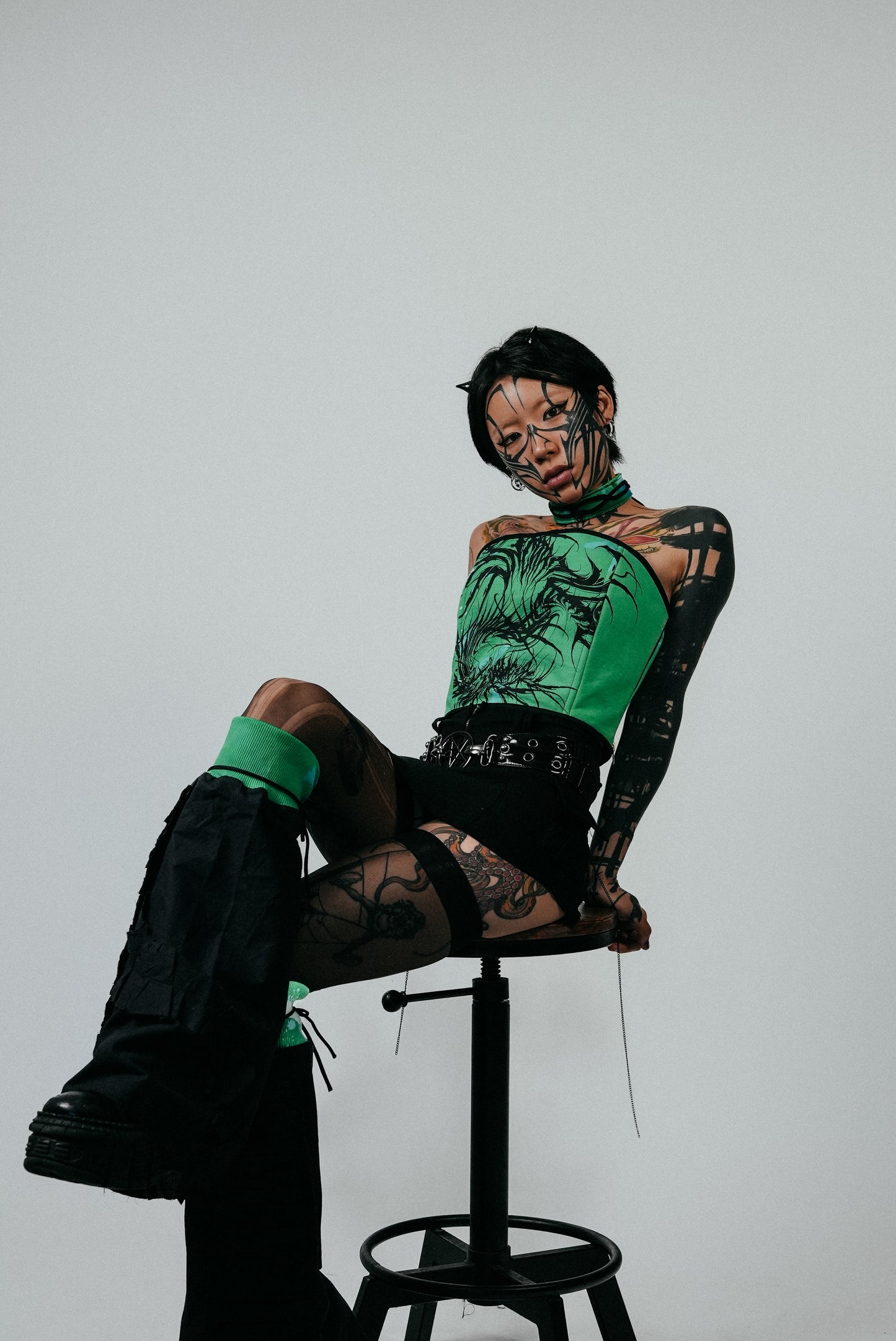 GREEN ACID LEG WARMER by Mademoiselle Opossum