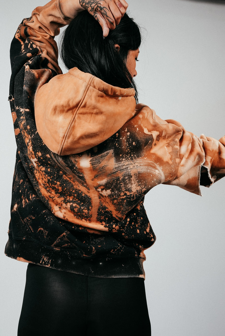 Crossed shoulder hoodie
