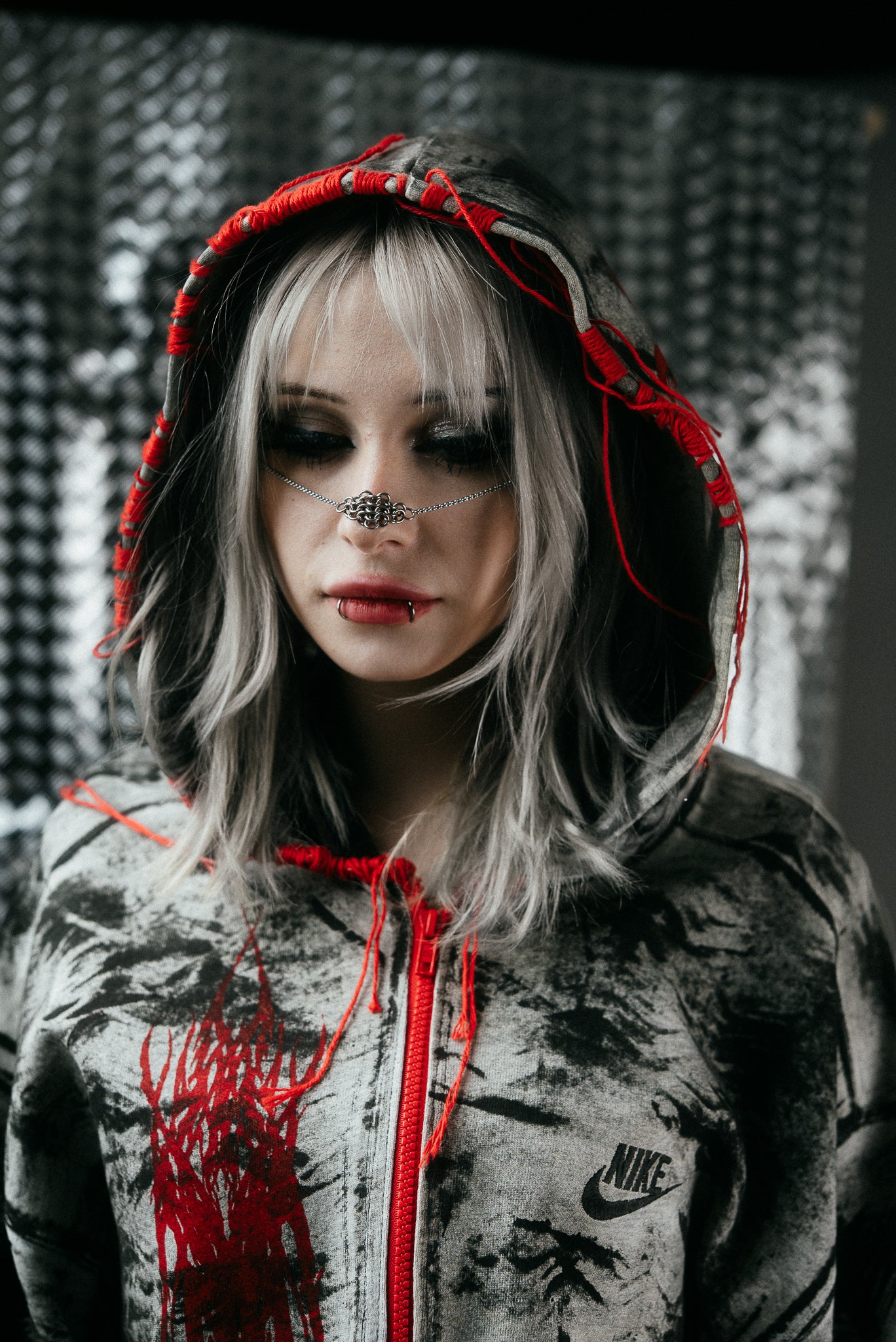 CROPPED NIKE ZIPPER HOODIE