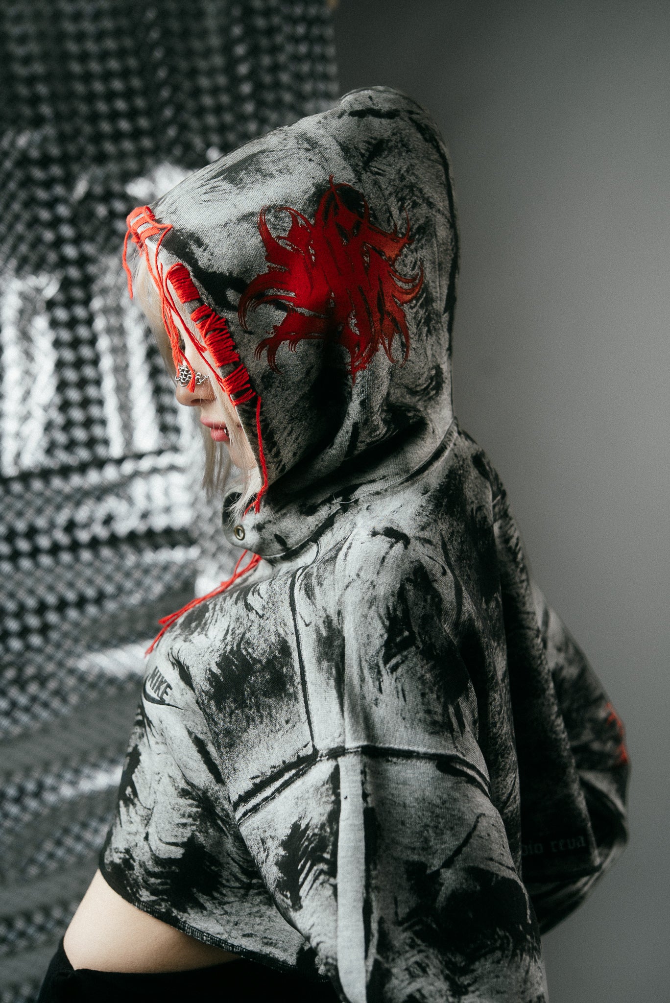 CROPPED NIKE ZIPPER HOODIE