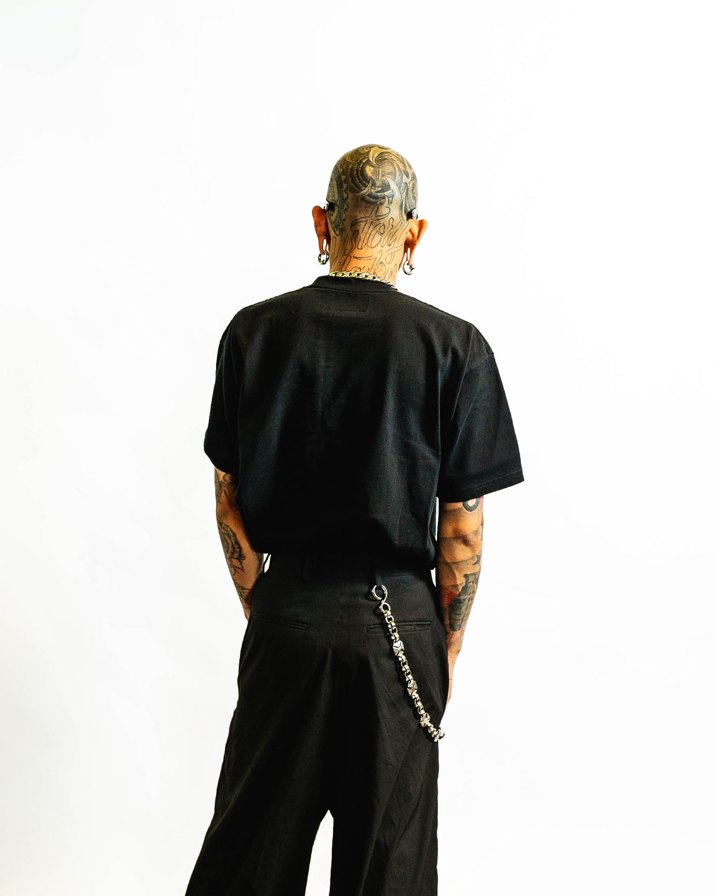 YNGHRTD BENCHMARK T-SHIRT [BASIC LOGO]