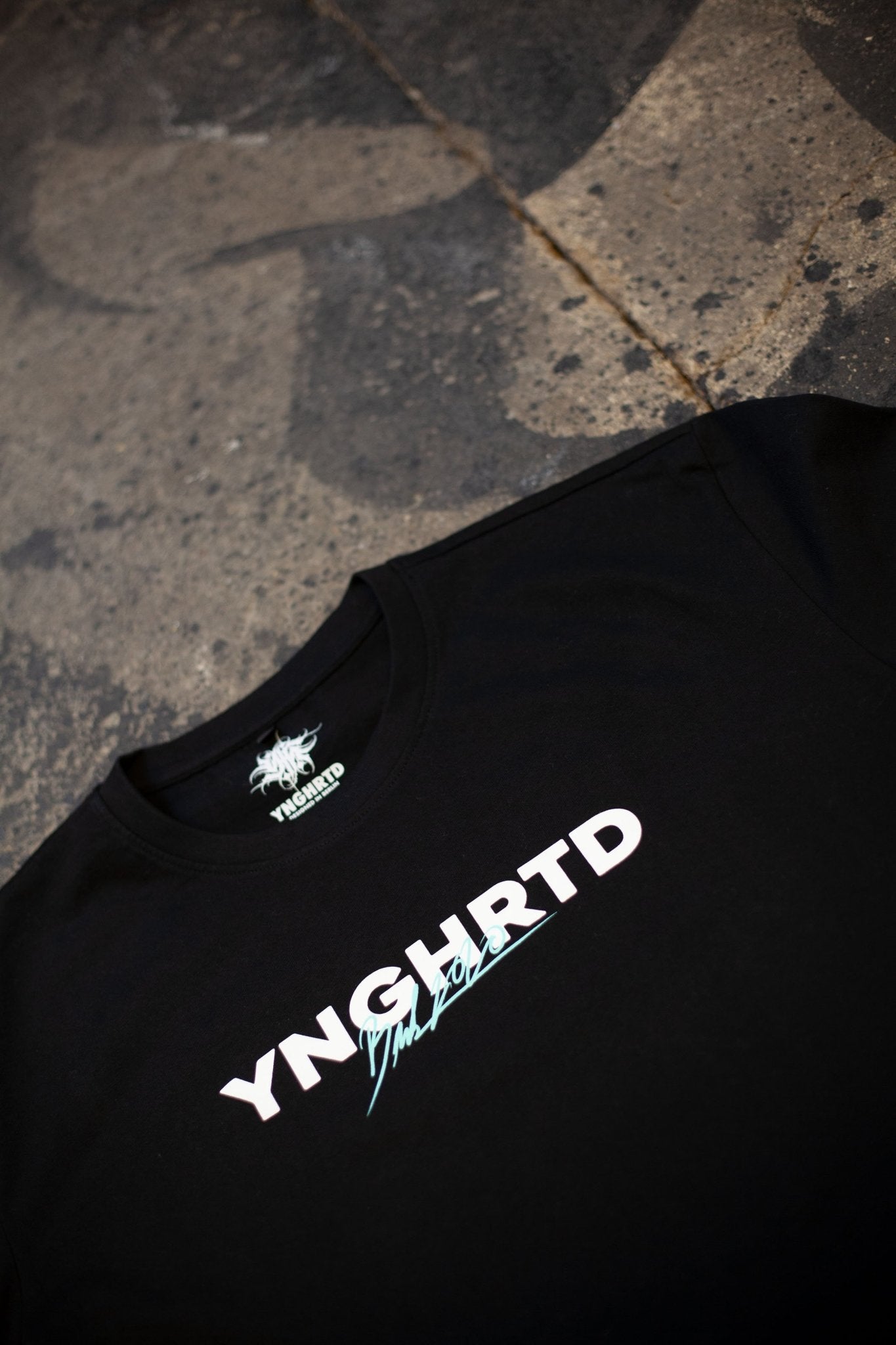 NINETIES TEE Black - Younghearted.Clothing @younghearted.cl